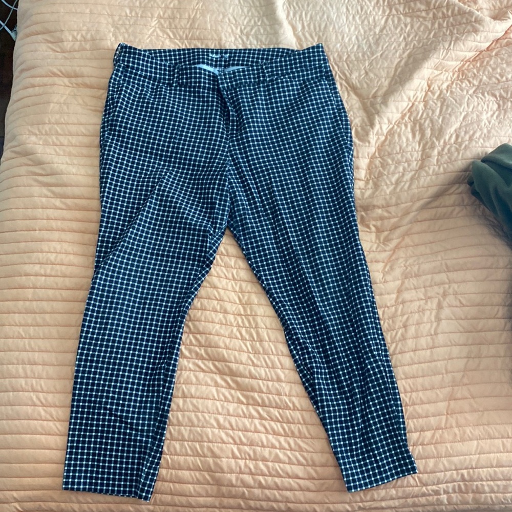 Old Navy Pixie Ankle Pants Black and White Plaid